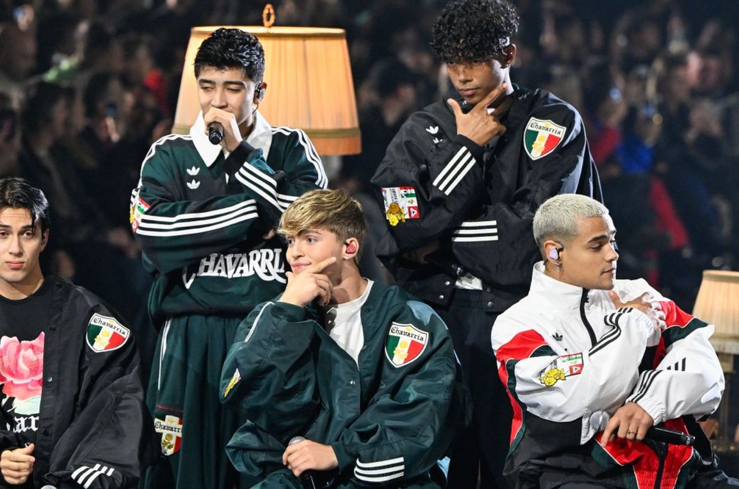 Santos Bravos estreiam em programa coreano e anunciam turnê no Brasil