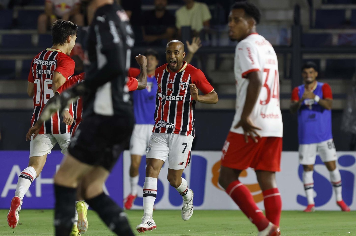 São Paulo e Palmeiras garantem vaga nas semifinais do Paulistão