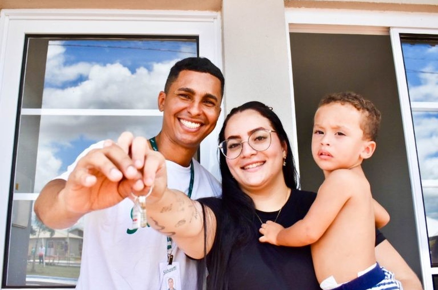 São Paulo entrega 324 casas em Araçatuba e anuncia ampliação de hospital