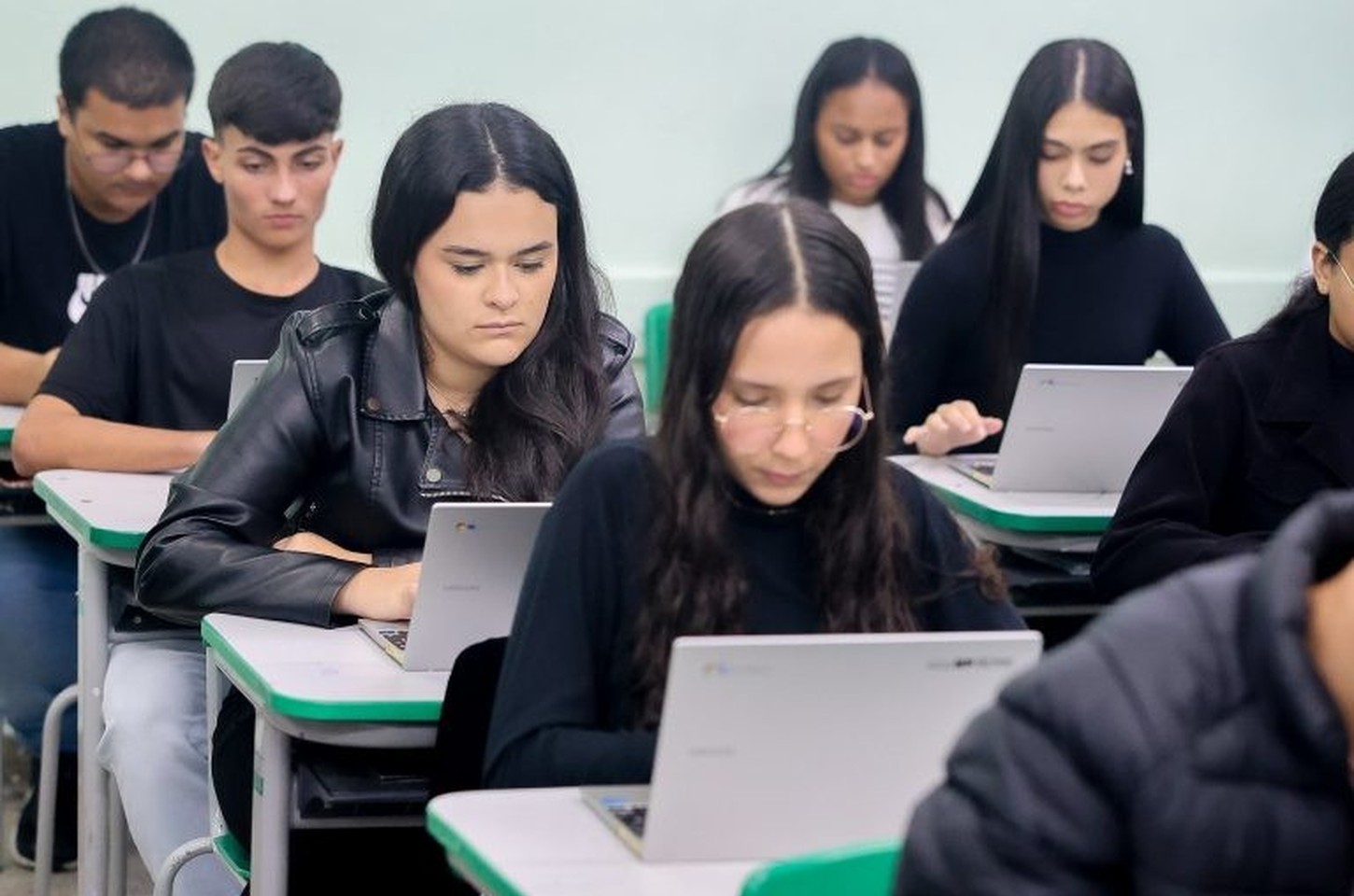 São Paulo lança currículo pioneiro de educação digital e midiática
