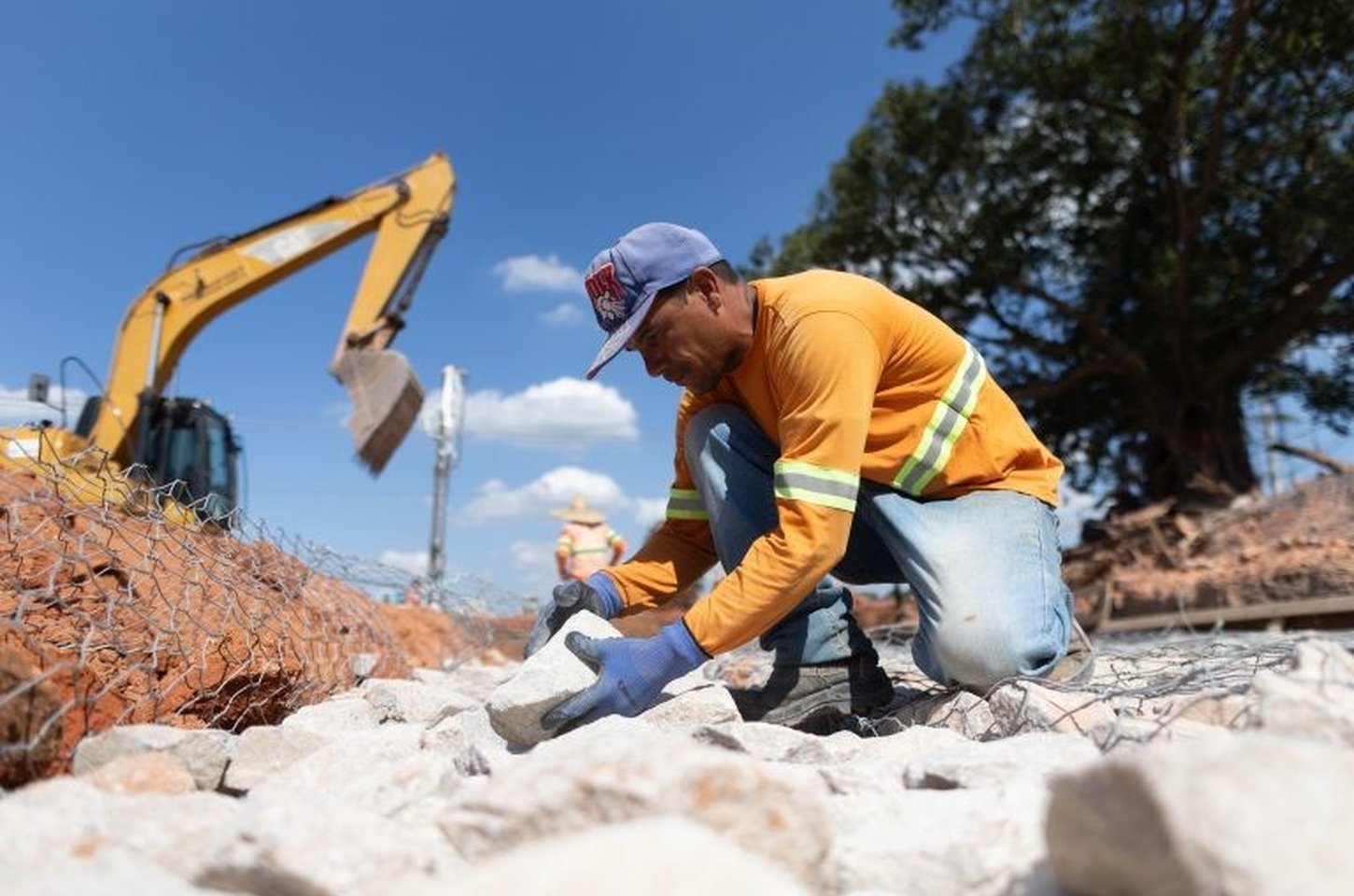 São Paulo lidera geração de empregos formais e bate recorde de salário inicial