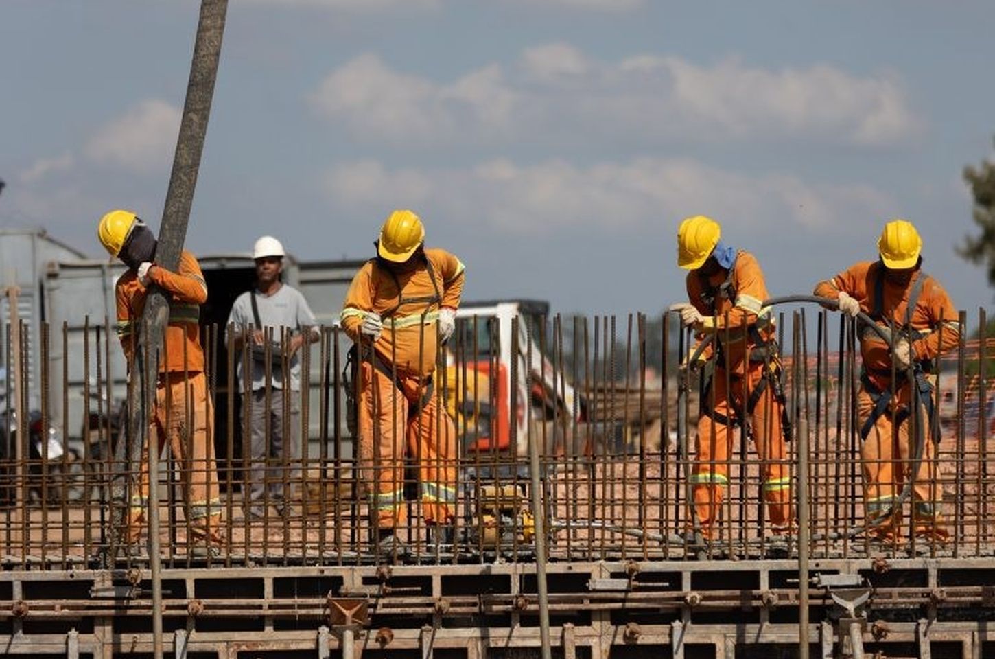 São Paulo registra menor taxa de desemprego em 12 anos e aumento de renda