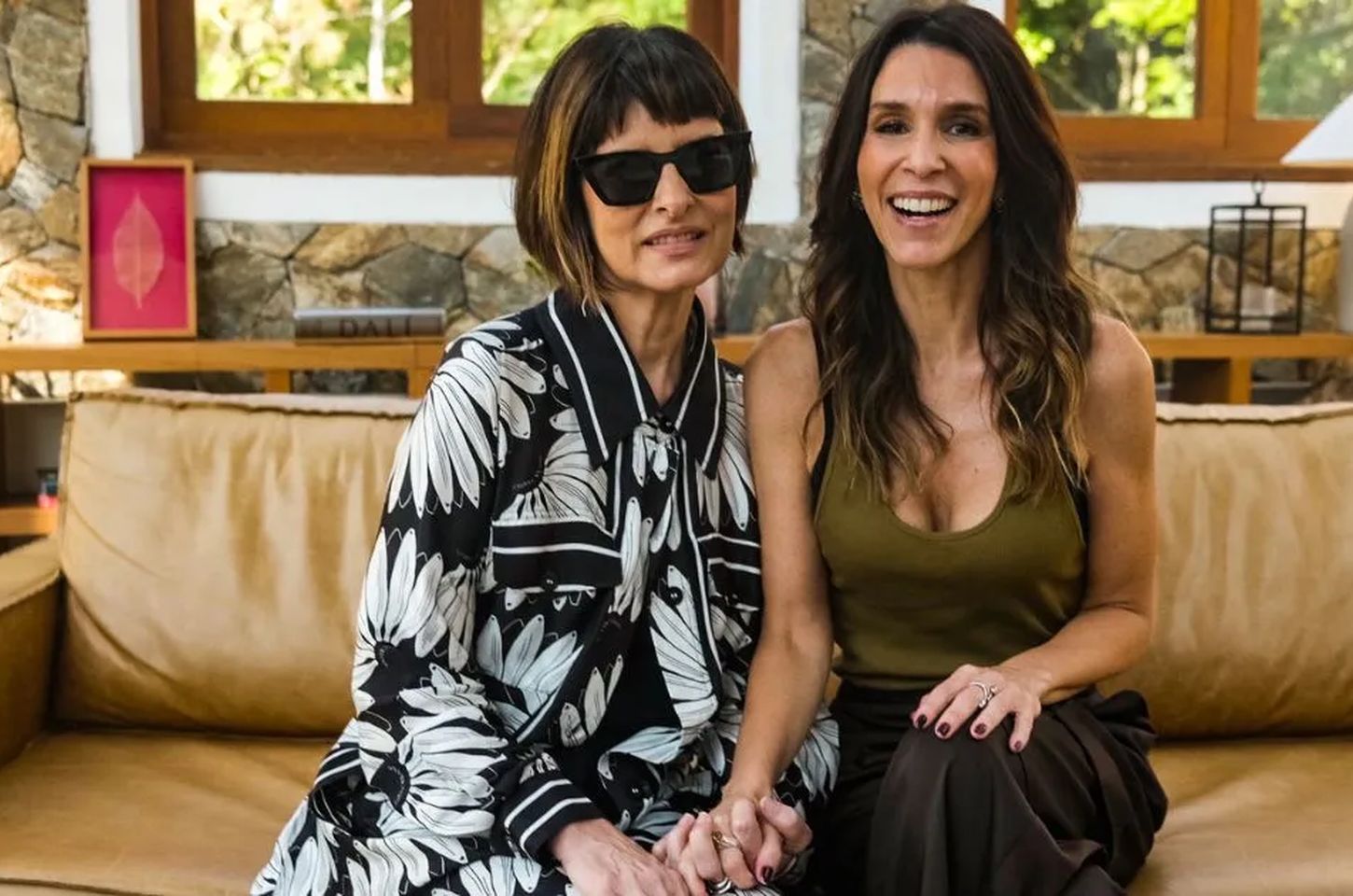 Sarah Oliveira estreia série sobre refrãos que marcaram gerações