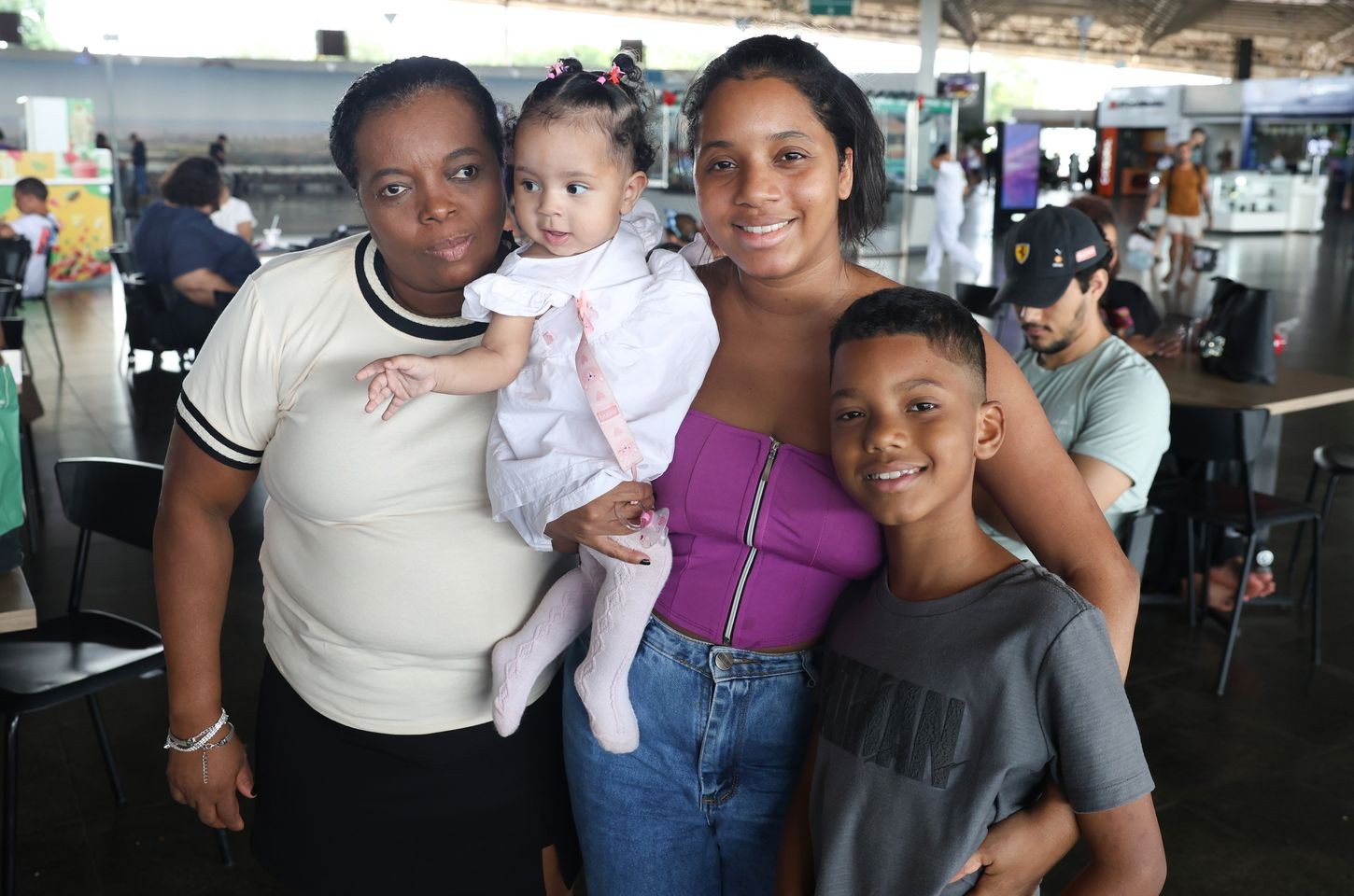 Saudade e superação: histórias de quem viaja para reencontrar a família no Natal