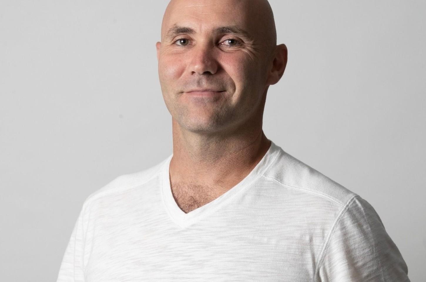 Sauron: startup de segurança militar para elites atrasa lançamento para 2026