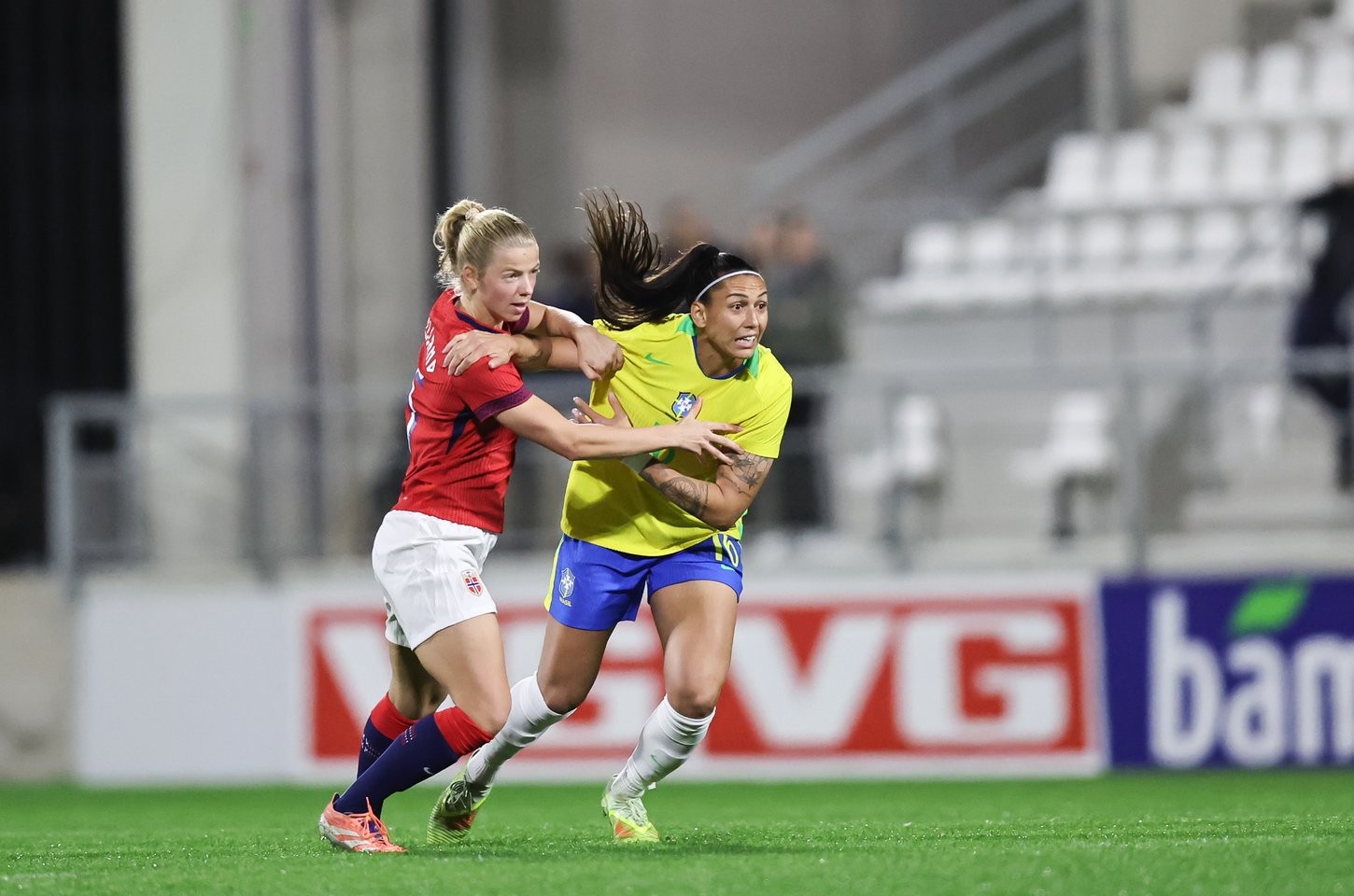 Seleção feminina de futebol perde para Noruega e encerra invencibilidade