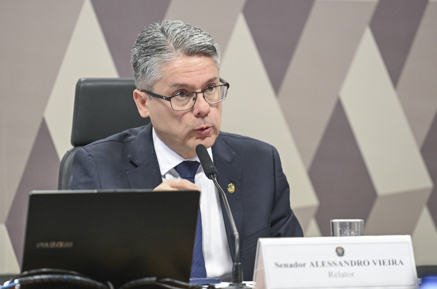 Senador propõe fundo com taxação de apostas para combater crime organizado
