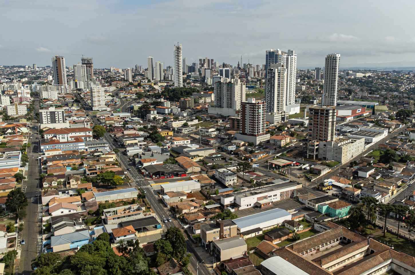 Serviços públicos do Paraná terão horários especiais no fim de 2025