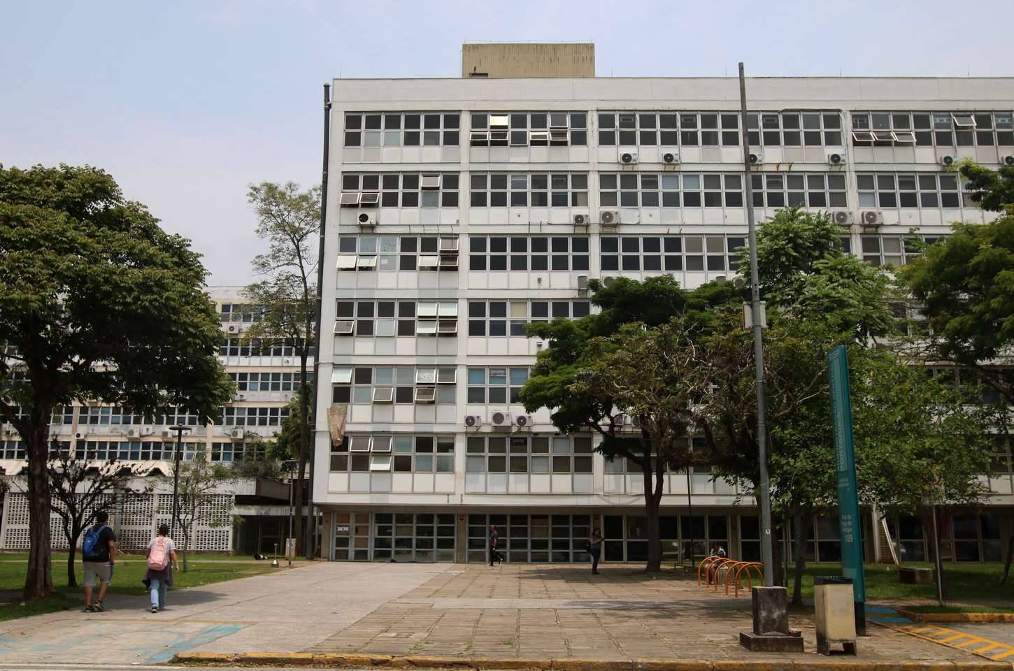Servidores da USP encerram greve após acordo sobre gratificações