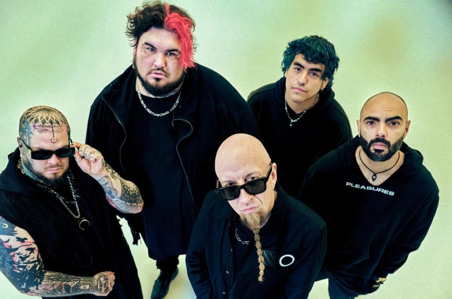 Seven Hours After Violet abre show do Korn no Allianz Parque com metal intenso