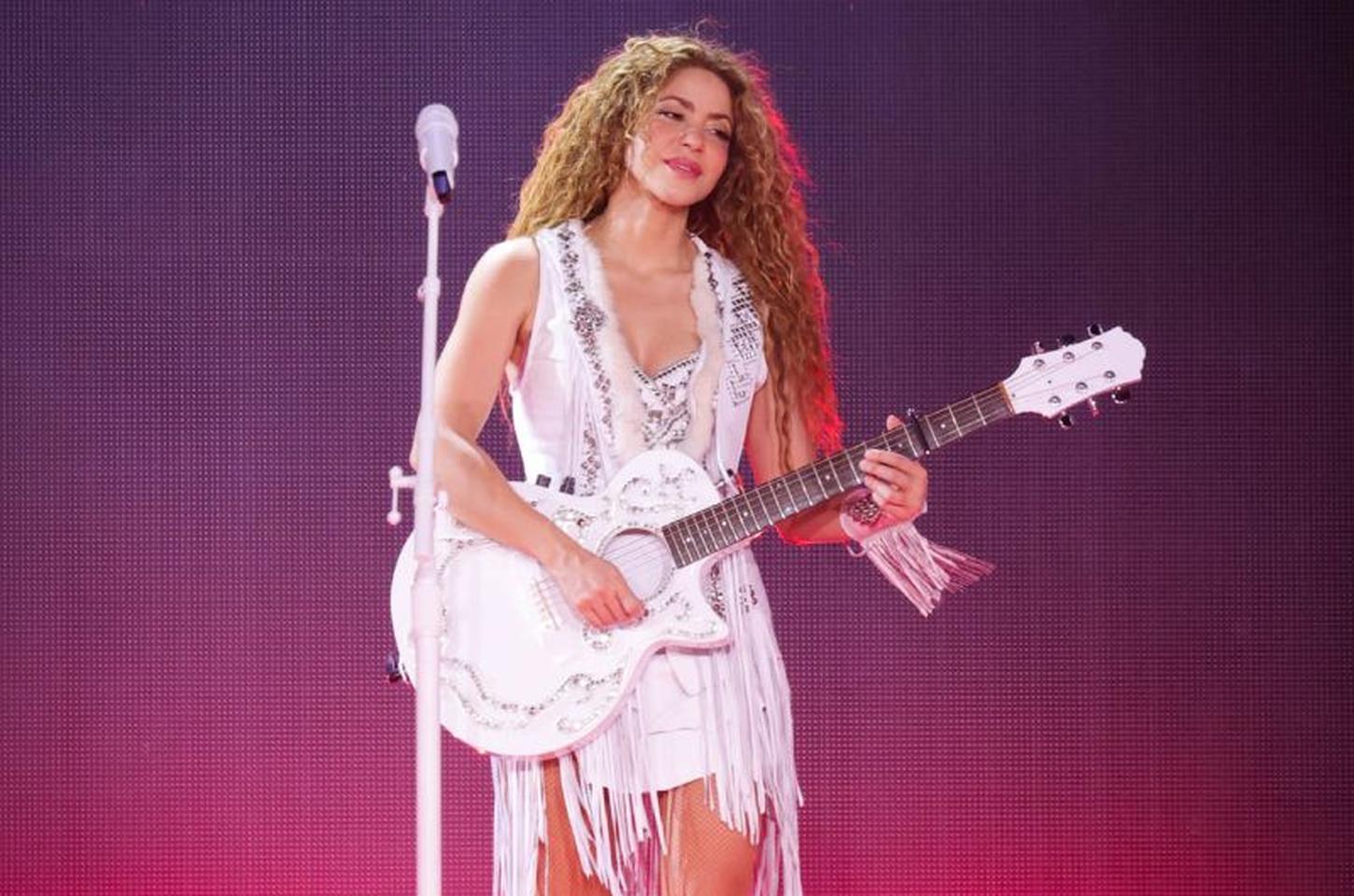 Shakira no Brasil: show em Copacabana e hits em novelas da Globo marcam relação