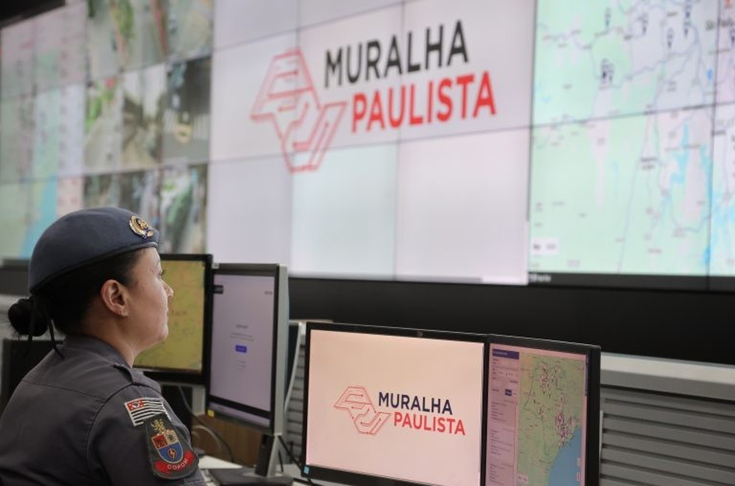 Sistema Muralha Paulista prende foragido em estação do Metrô em SP