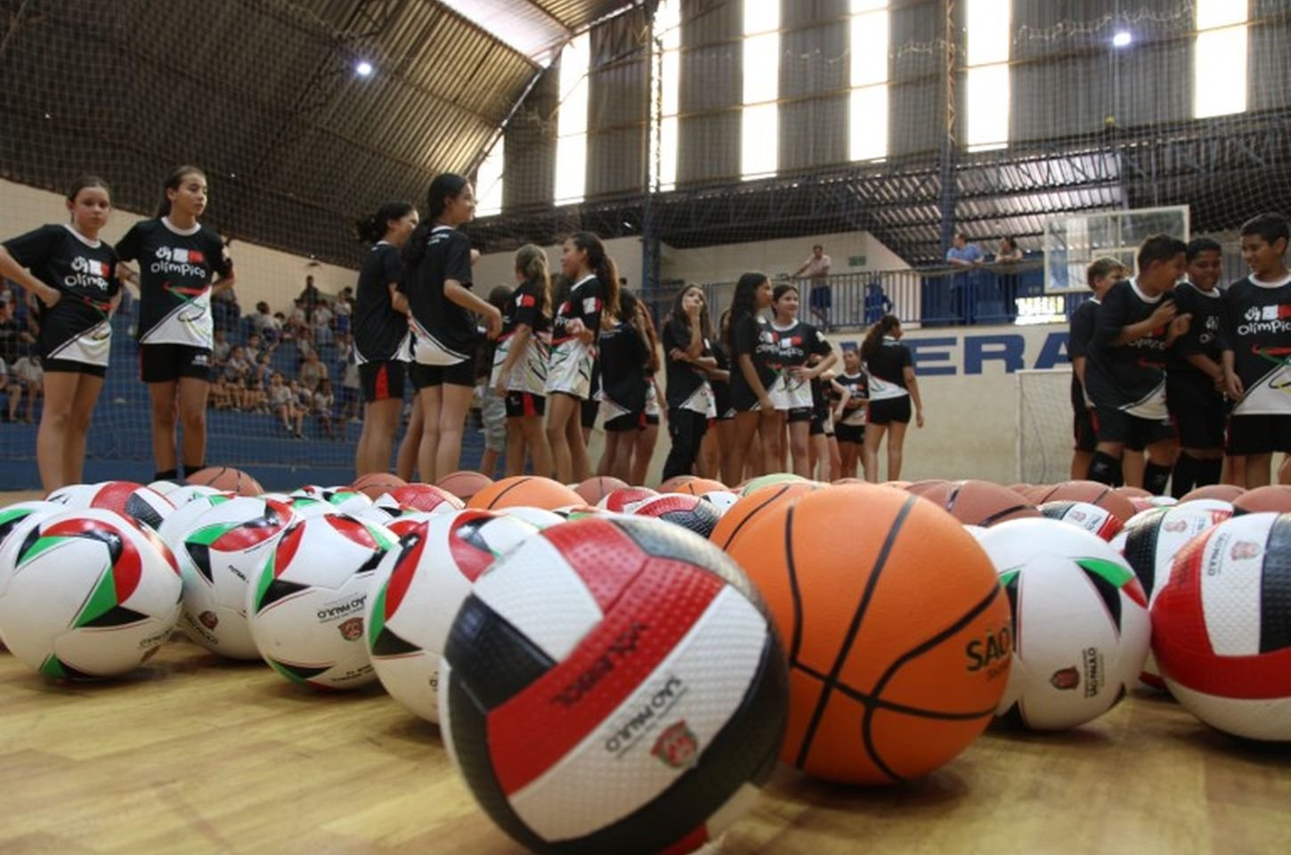 SP Olímpico completa um ano levando esporte à base em escolas públicas