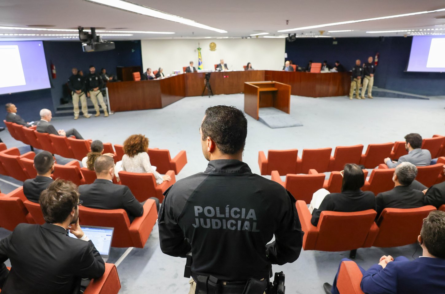 STF condena nove réus por tentativa de golpe durante governo Bolsonaro