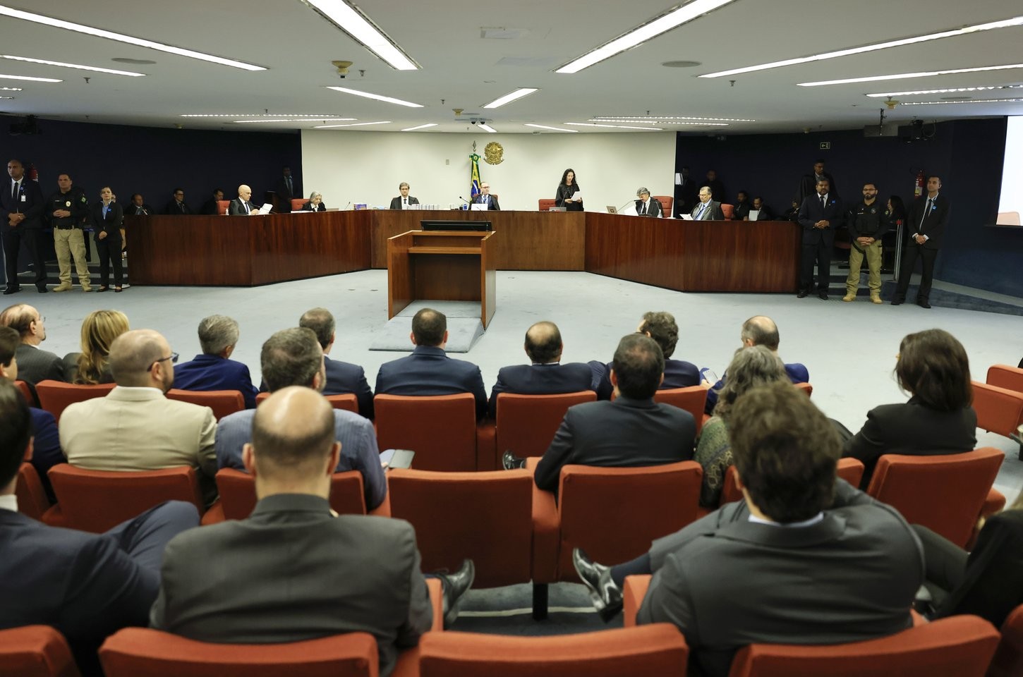 STF inicia julgamento de seis réus do núcleo 2 da trama golpista