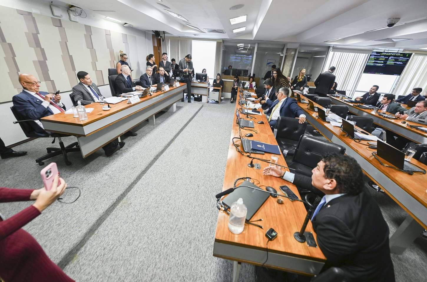 STF libera irmãos de Toffoli de depor em CPI do crime organizado