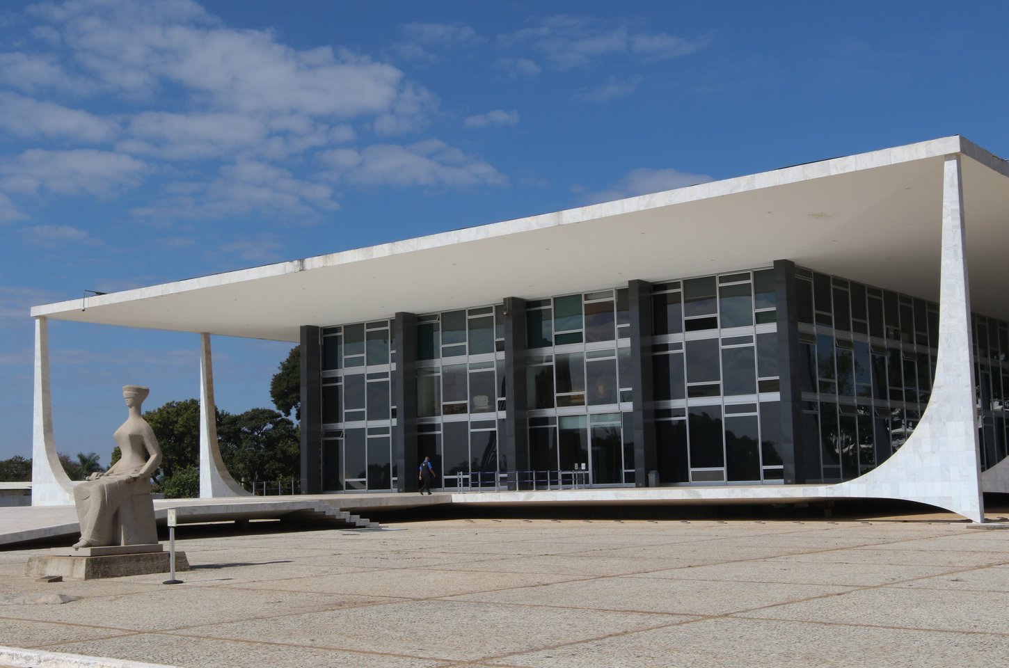 STF mantém Bolsonaro preso na Papudinha após negar prisão domiciliar