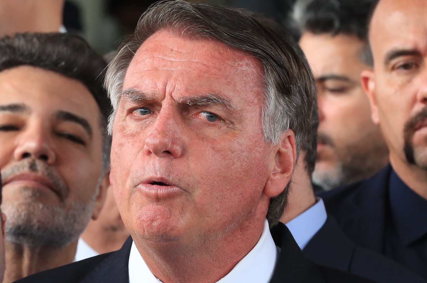STF rejeita recursos e prisão de Bolsonaro se aproxima