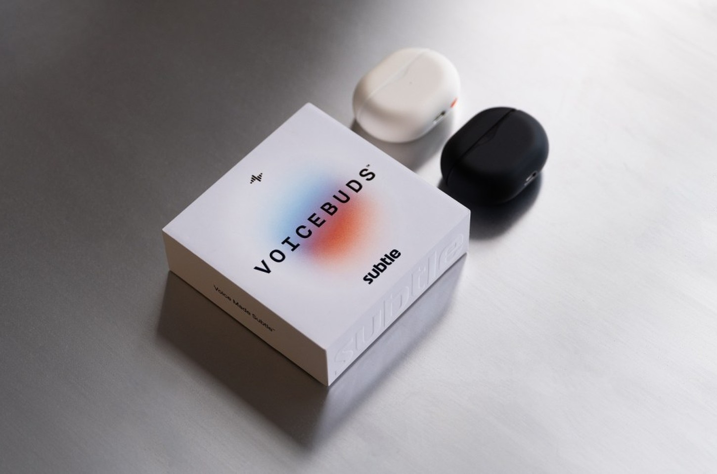 Subtle lança fones com IA para voz clara e transcrição precisa