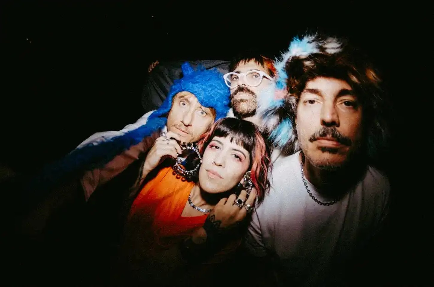 Supercombo lança segunda parte de "Caranguejo" com fusão de piseiro e heavy metal