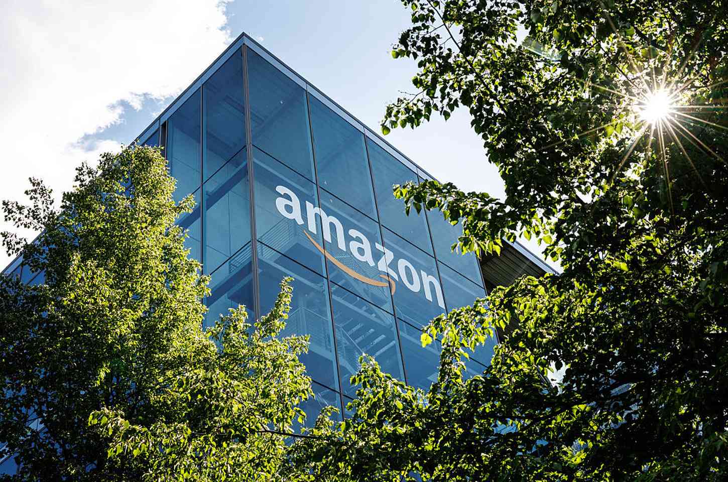 Tarifas de Trump elevam preços na Amazon, diz CEO Andy Jassy