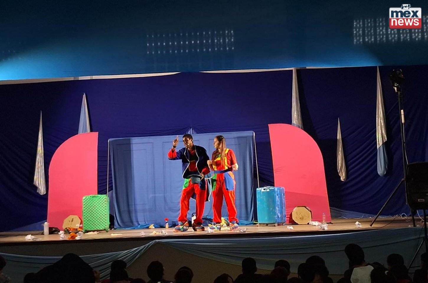 Teatro infantil encanta e ensina sobre o meio ambiente