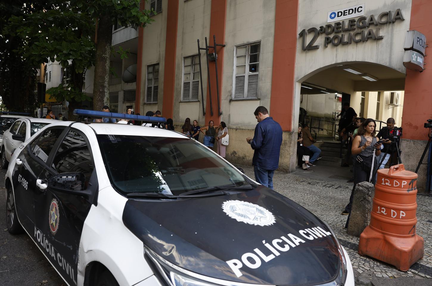 Terceiro foragido de estupro coletivo no Rio se entrega à polícia