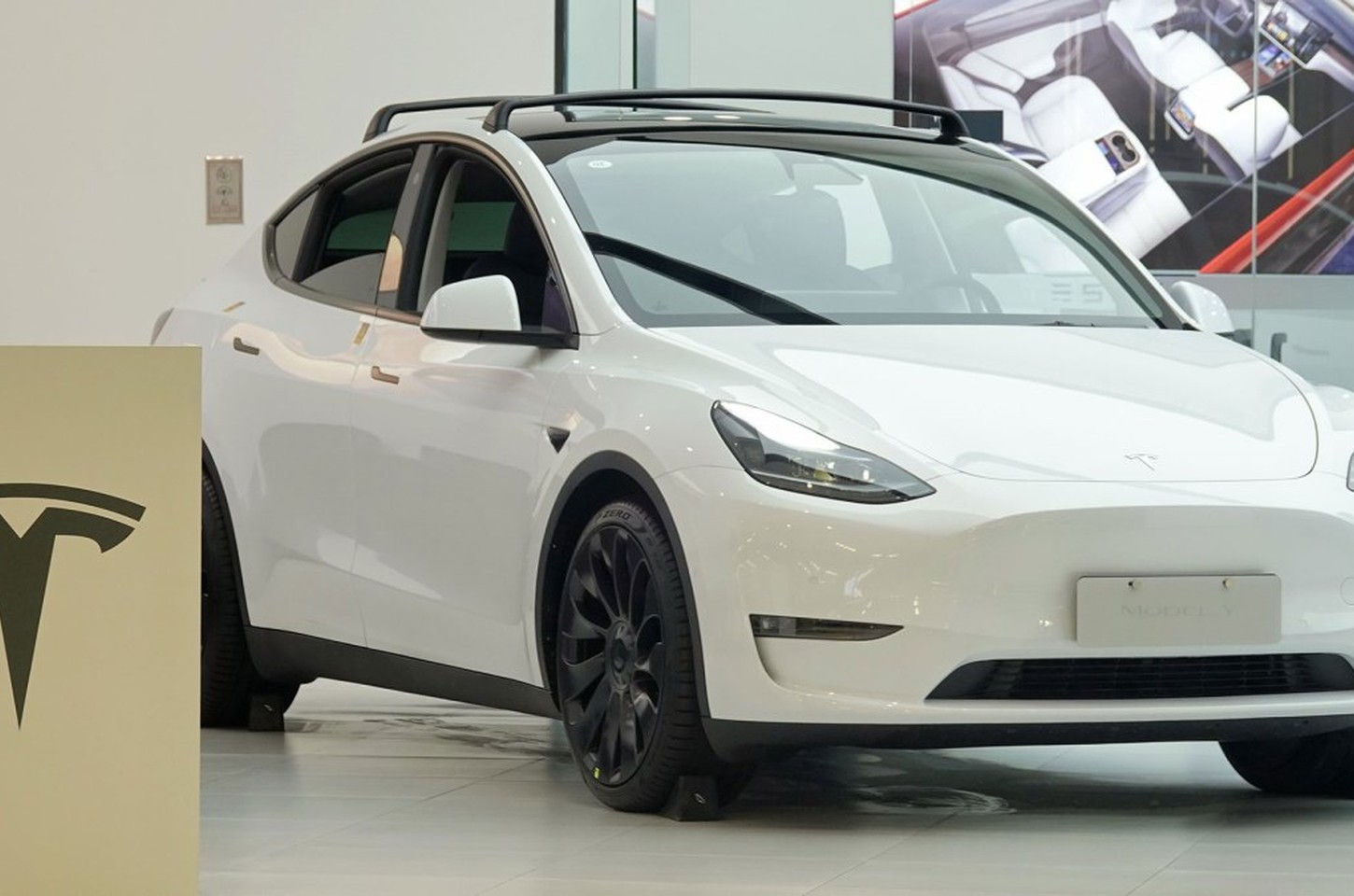 Tesla exige upgrade de hardware para FSD, frustrando promessas de Musk