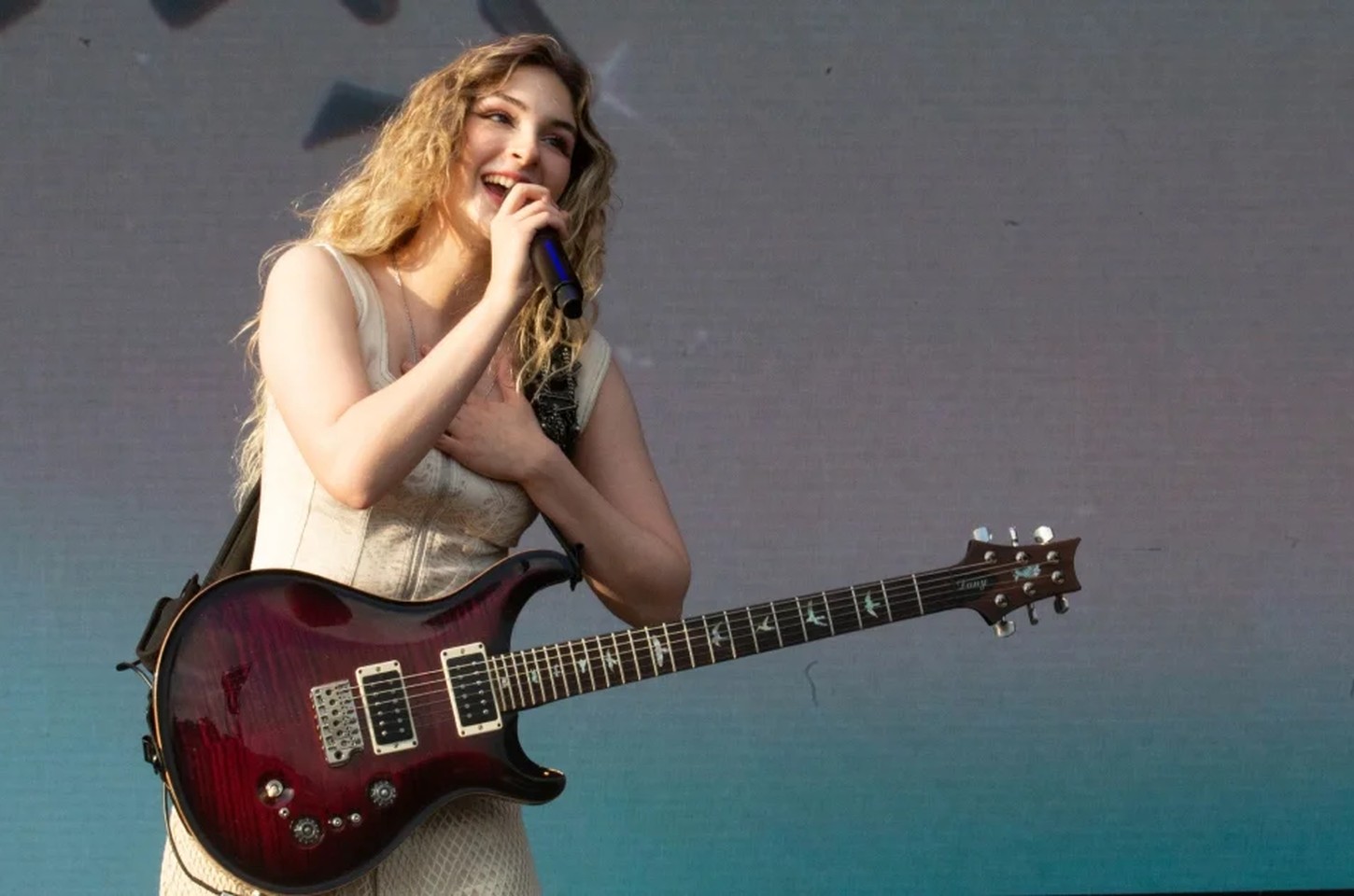The Warning supera problemas técnicos e encanta no Lollapalooza Brasil