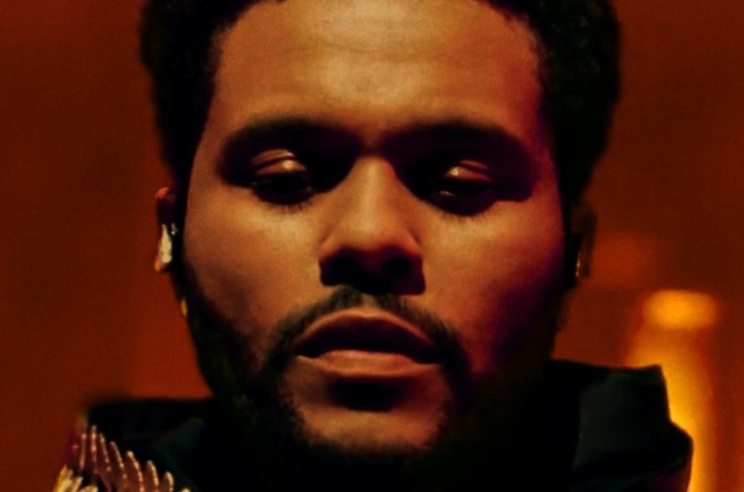 The Weeknd retorna ao Brasil com turnê e Anitta como convidada especial