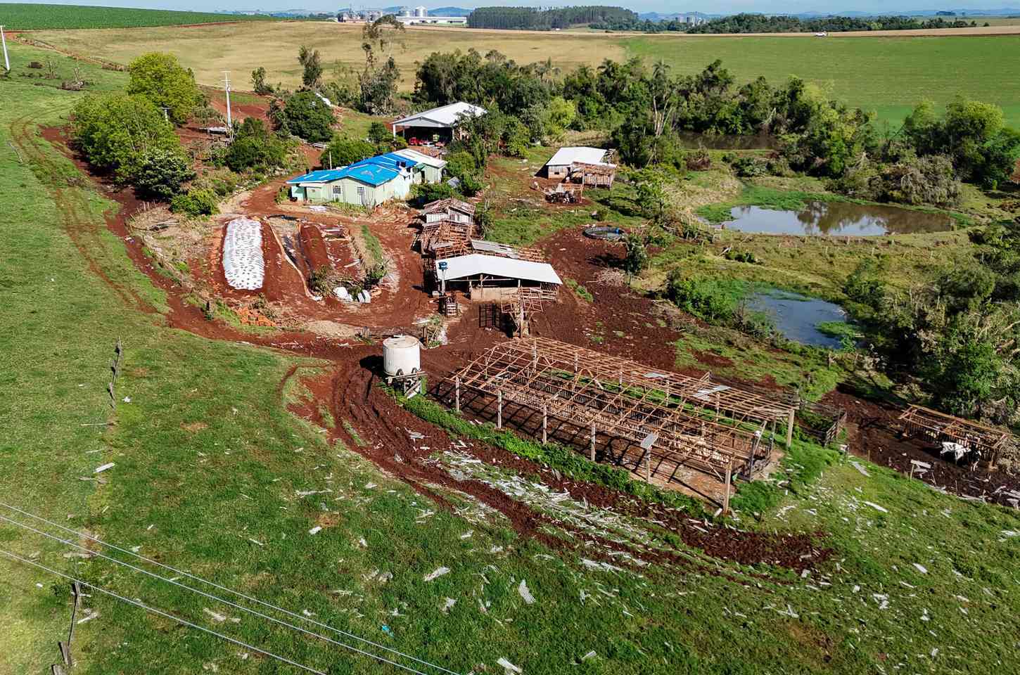Tornado causa prejuízo de R$ 60 milhões na agropecuária do Paraná