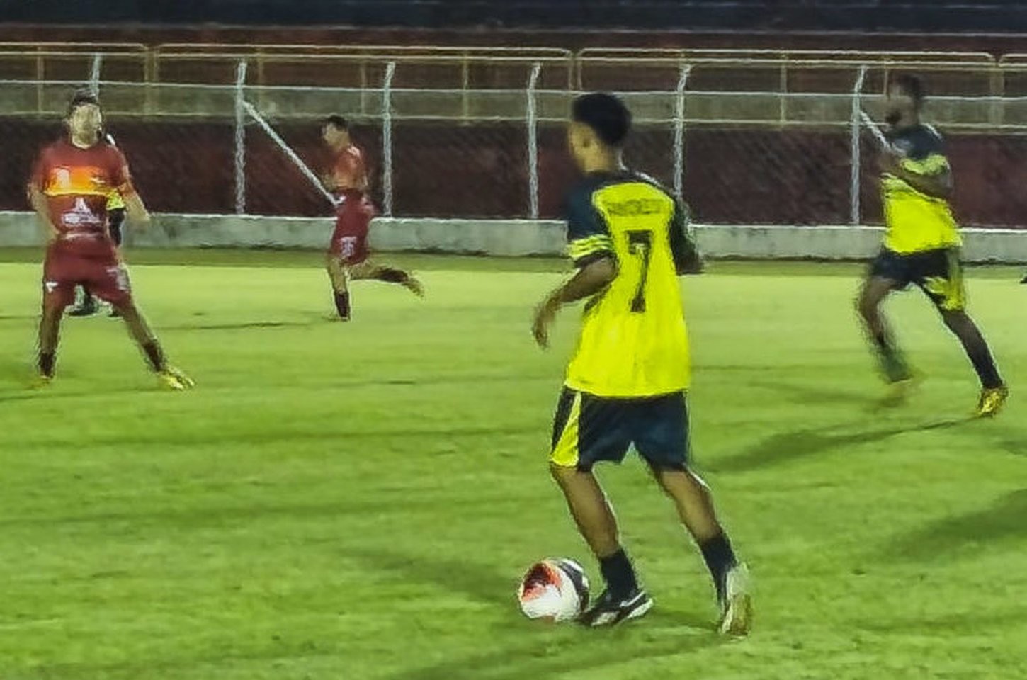 Torneio 1º de Maio de Apucarana começa fase decisiva nesta terça-feira