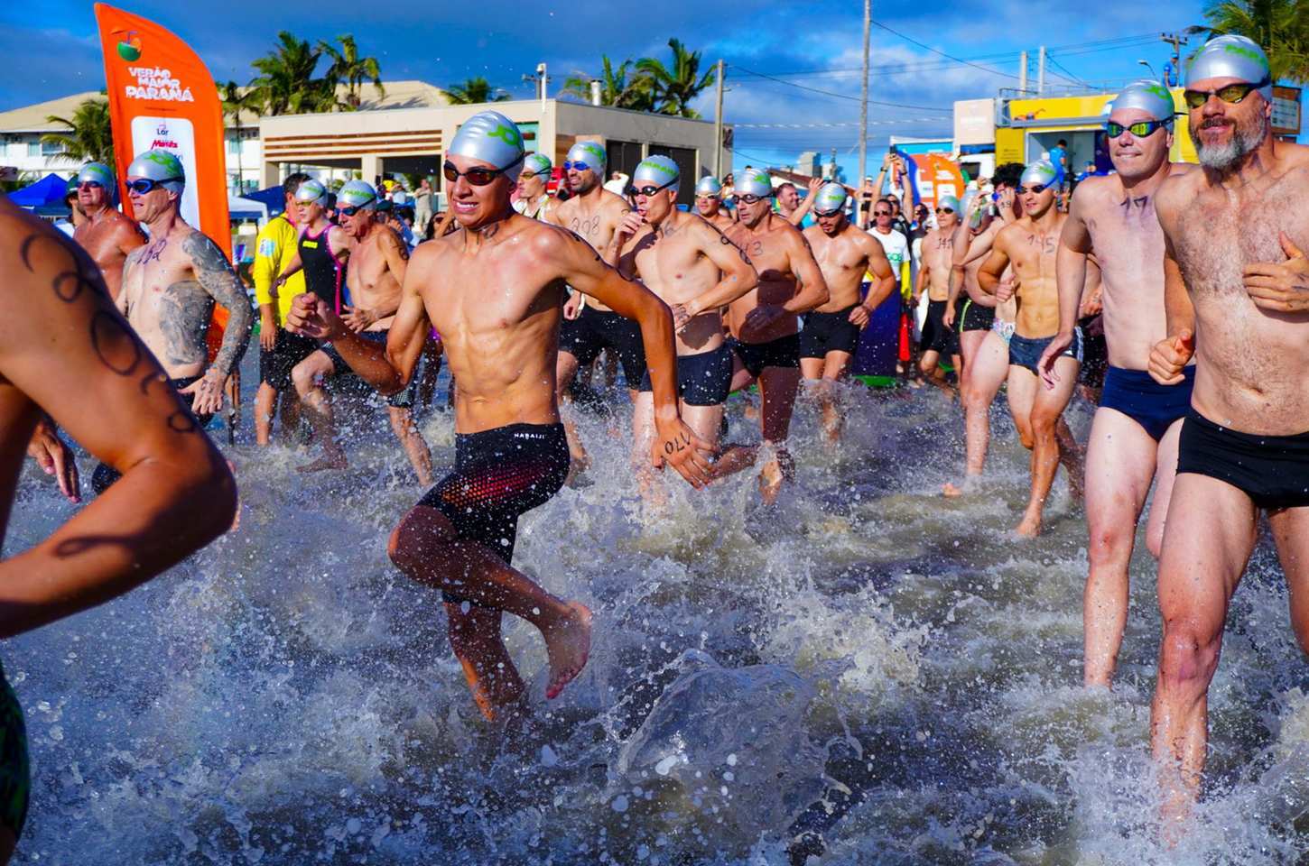 Travessia de Guaratuba reúne mais de 500 atletas e encerra programação esportiva