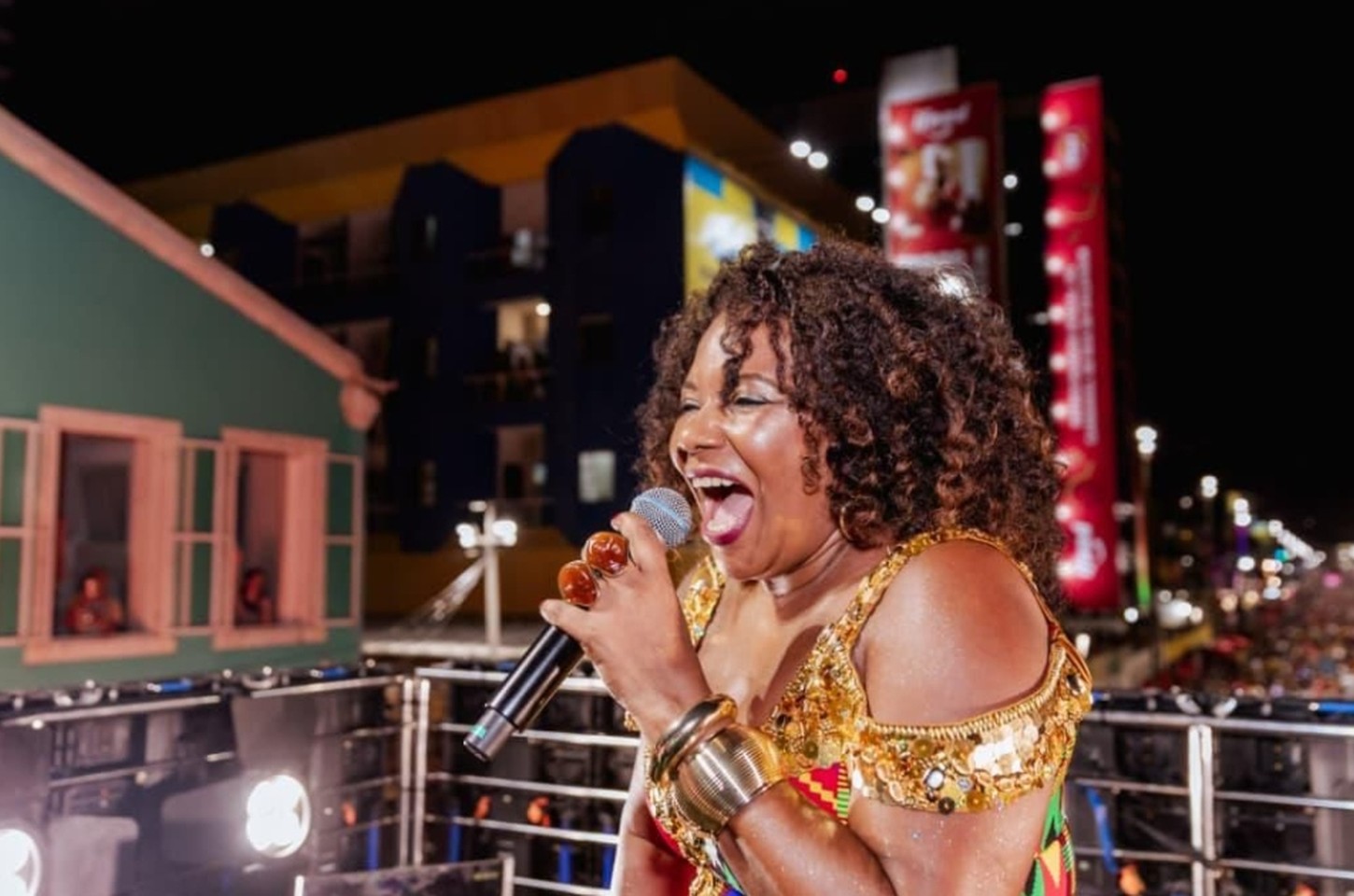 Trio da Cultura reúne gerações em noite de emoção na Barra-Ondina
