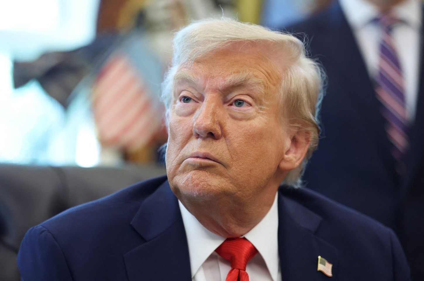 Trump declara espaço aéreo da Venezuela fechado e gera tensão internacional