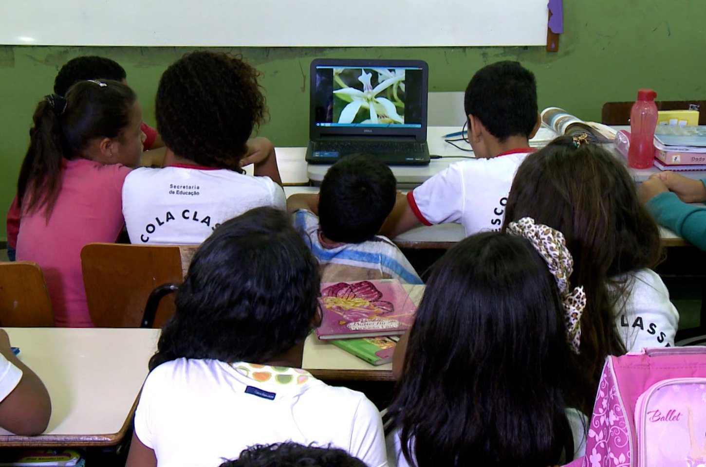 TV Brasil reprisa episódio premiado sobre racismo nas escolas
