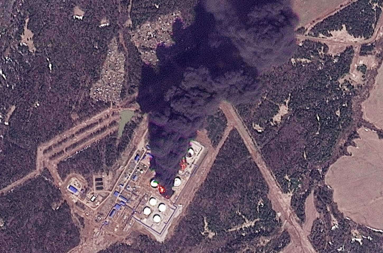 Ucrânia ataca refinaria perto de Perm e atinge segunda estação de petróleo