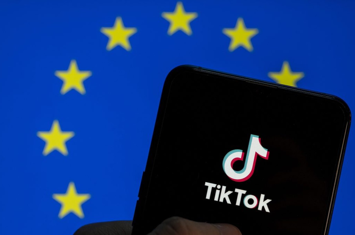 UE acusa TikTok de design viciante e exige mudanças radicais