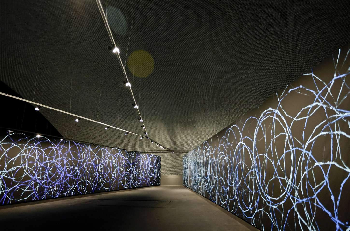 Última semana para visitar 'Technological Dances' no Museu Oscar Niemeyer
