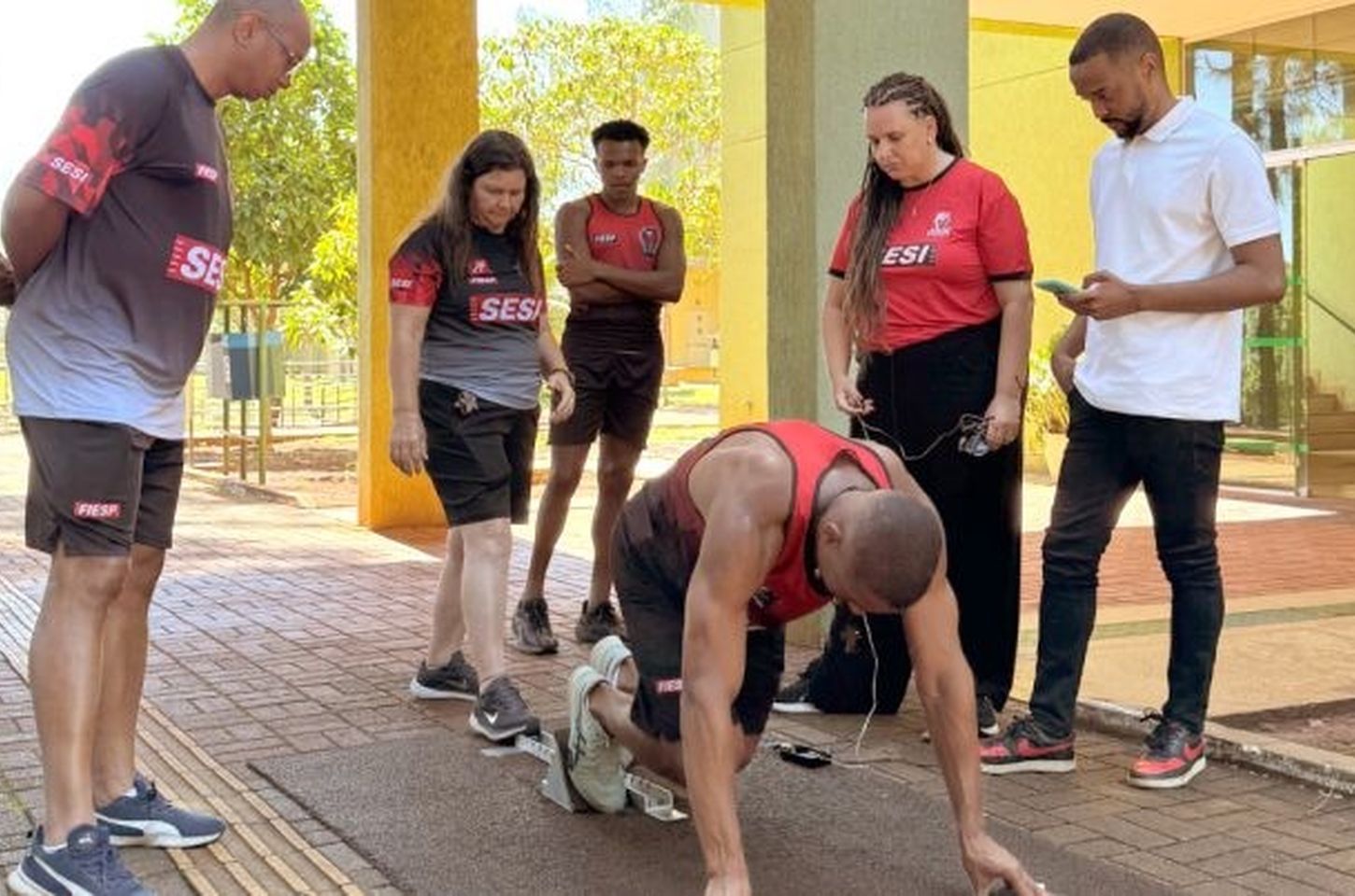 USP cria taco de partida inteligente para revolucionar treinos de atletismo