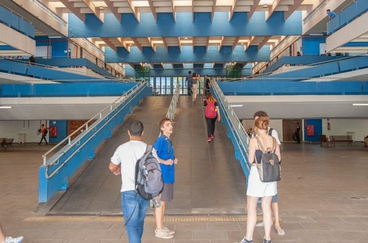 USP oferece 87 cursos gratuitos de verão com 7 mil vagas em humanidades