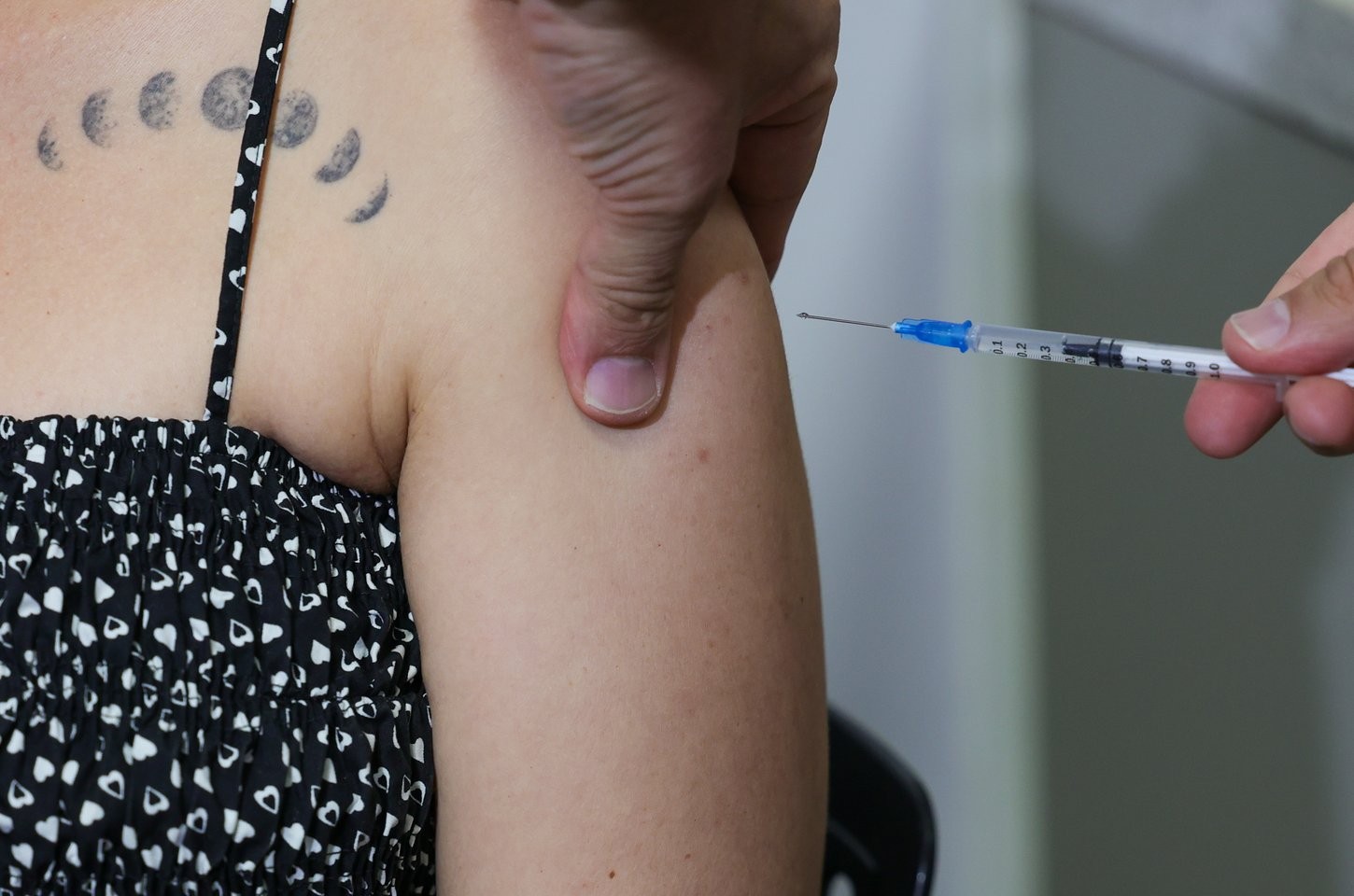 Vacina contra chikungunya começa a ser aplicada em Mirassol, SP