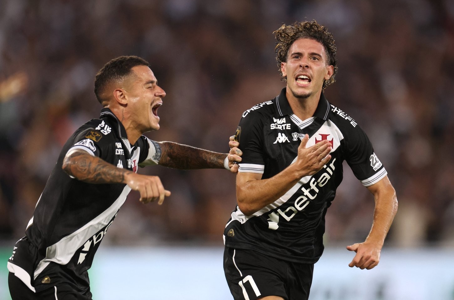 Vasco supera susto e avança no Carioca; Cruzeiro lidera em Minas