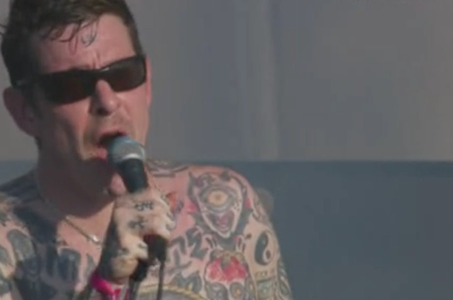 Viagra Boys leva protesto e caos pós-punk ao Lollapalooza Brasil 2026