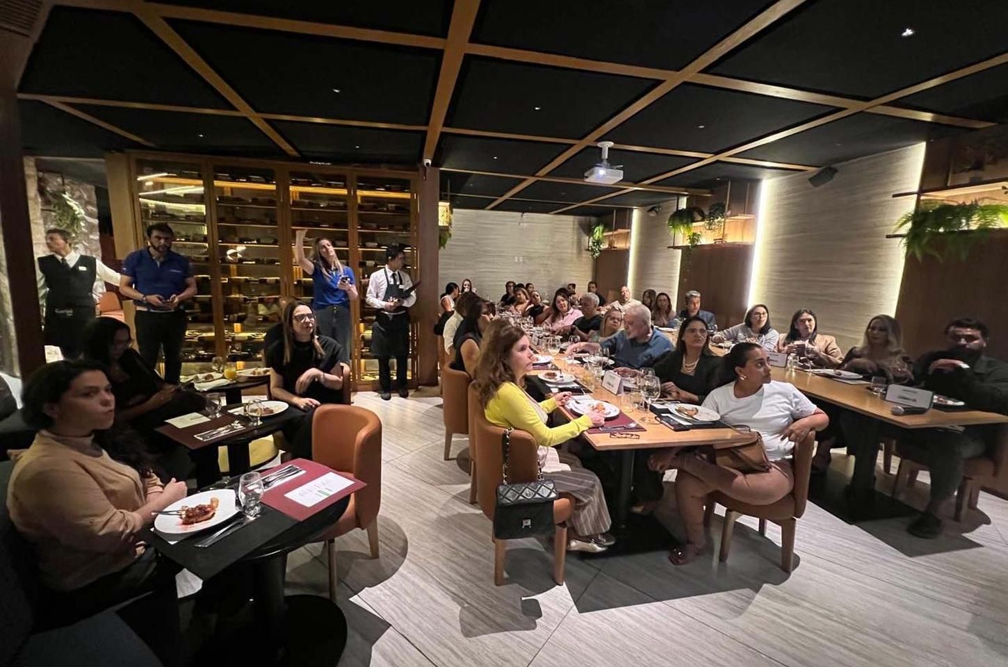 Viaje Paraná capacita agentes de viagens em Minas e Rio