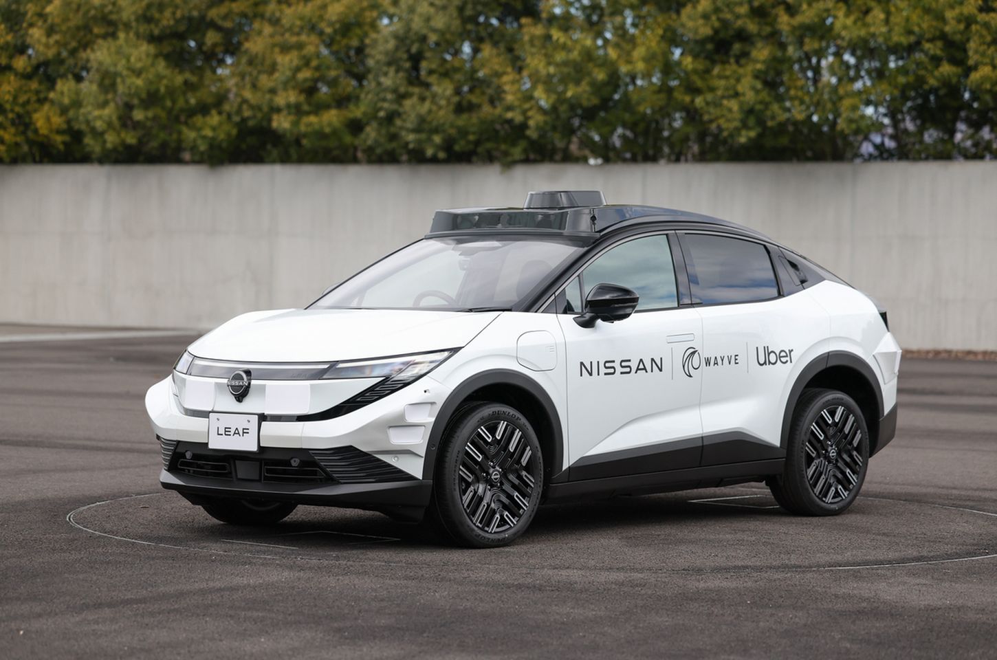 Wayve, Uber e Nissan lançam robô-táxi em Tóquio em 2026