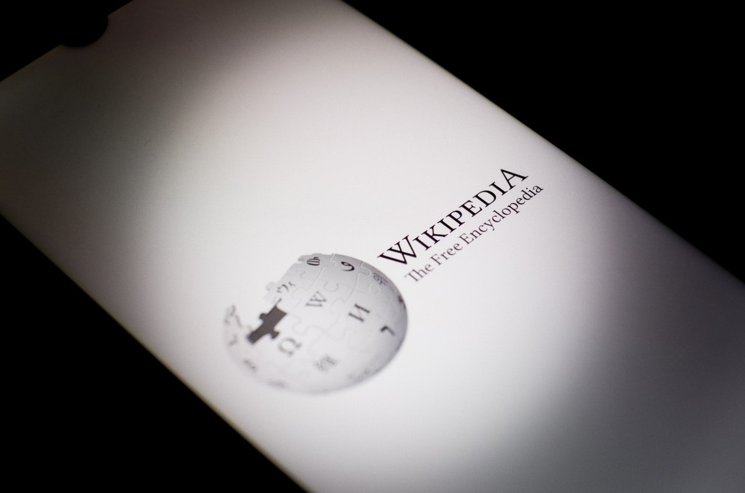 Wikipedia bane Archive.today por ataques DDoS e manipulação de conteúdo