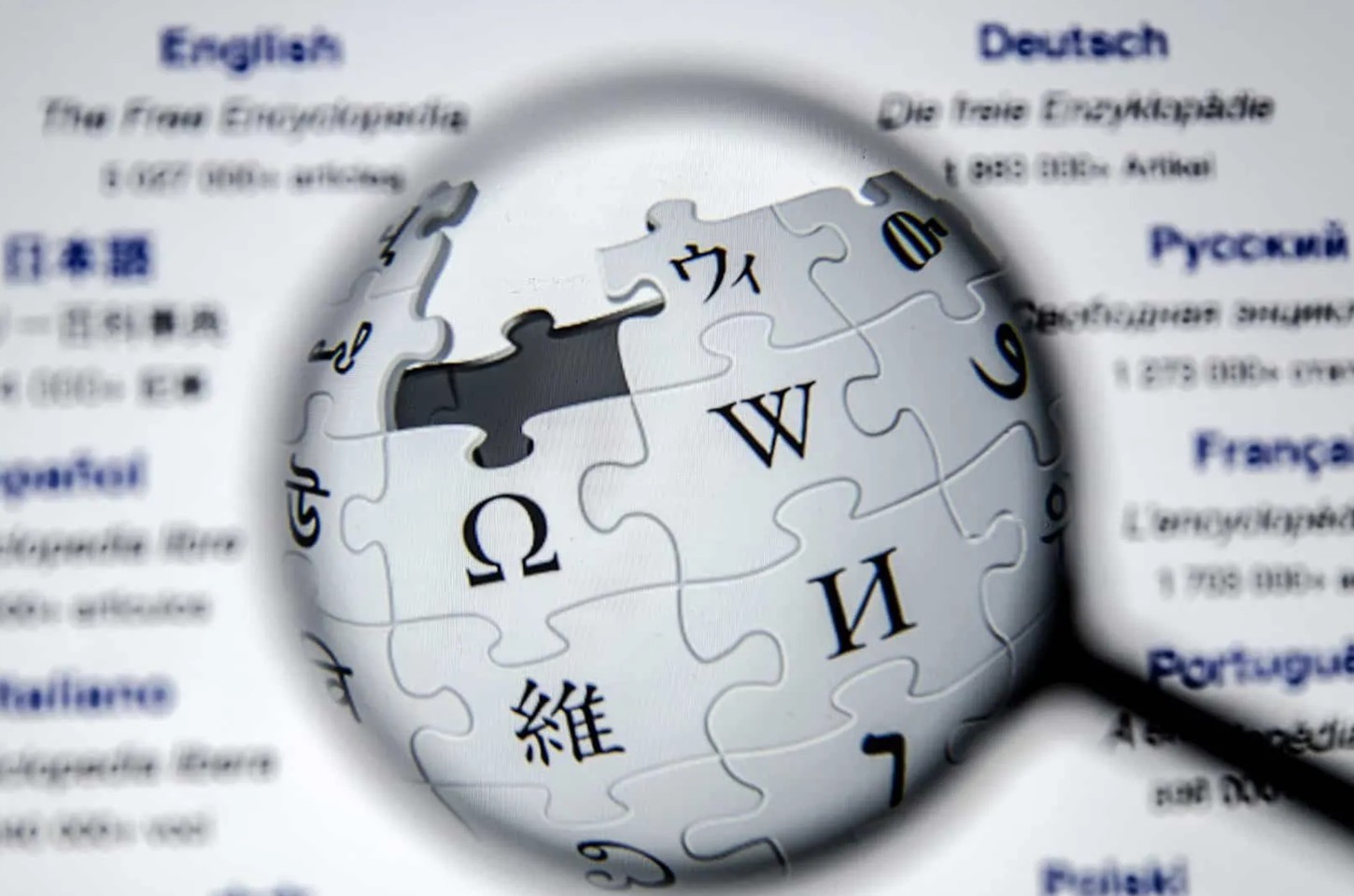 Wikipédia completa 25 anos mantendo a curadoria humana do conhecimento