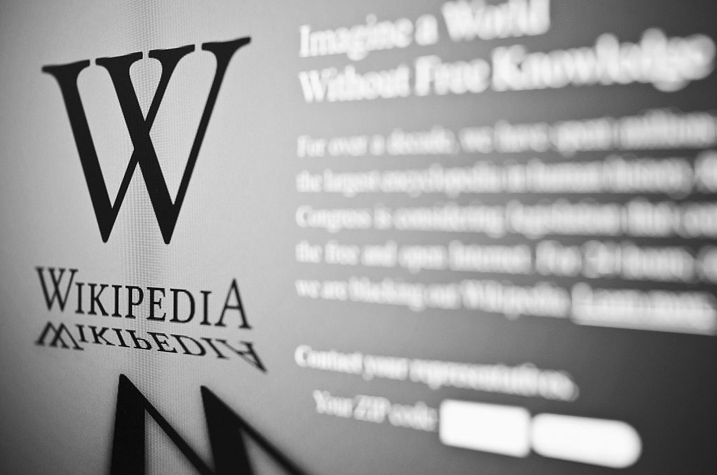 Wikipedia lança produto comercial e fecha parcerias com gigantes da IA