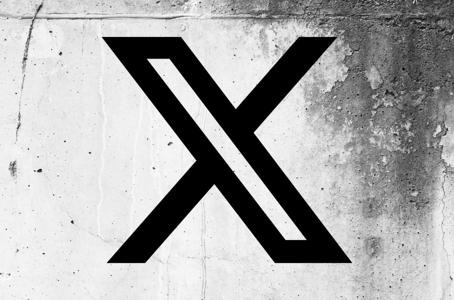 X testa anúncio disfarçado de recomendação sob posts sobre marcas